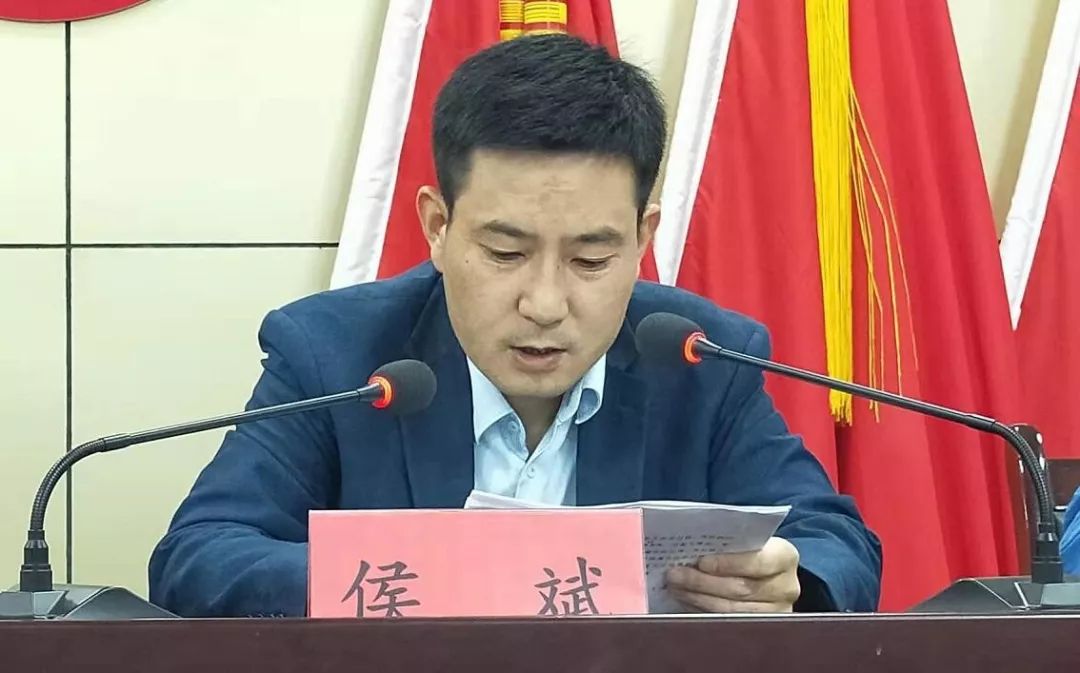 镇党委书记杜魁在动员讲话中指出:一是切实提高政治