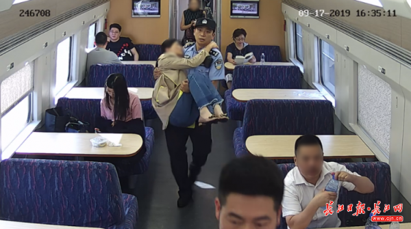 最暖的“公主抱”