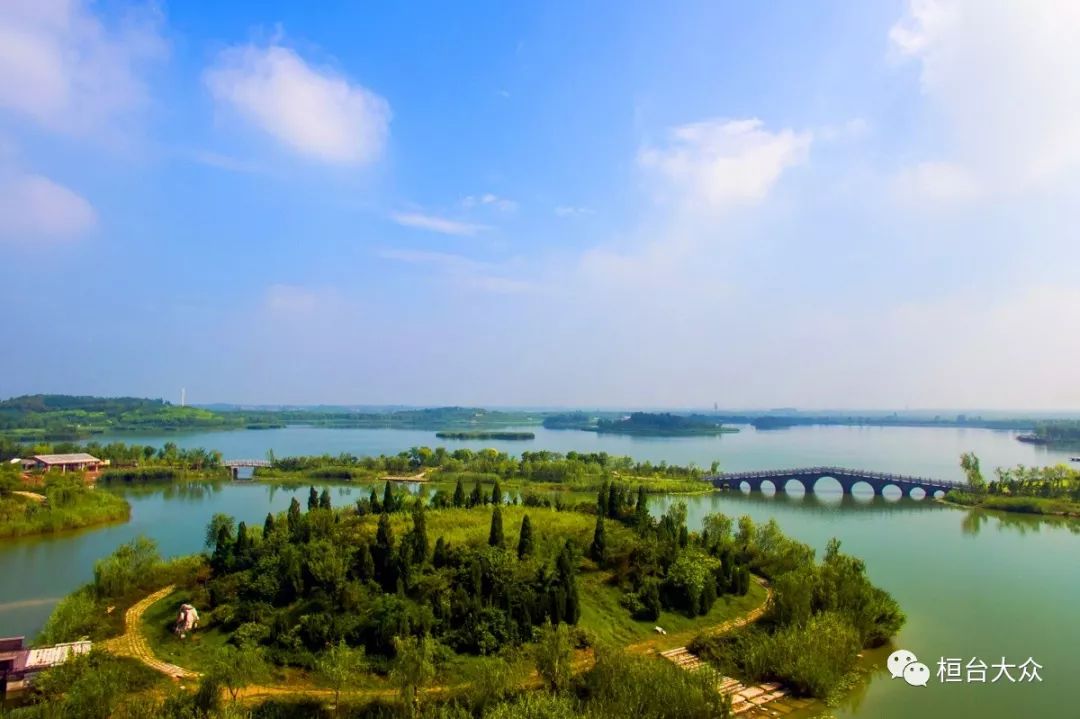 可以用什么词来形容湿地 b8fba1482cc04c6fb53129c72ec117e4.jpeg