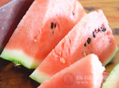 西瓜怎么切成两半 c78ccc94d66944d9a94d6cf09b9ffeac.jpeg