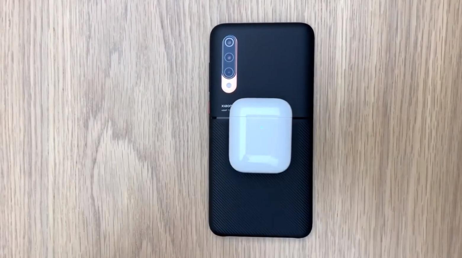 小米9 Pro 5G视频曝光:给AirPods无线充电