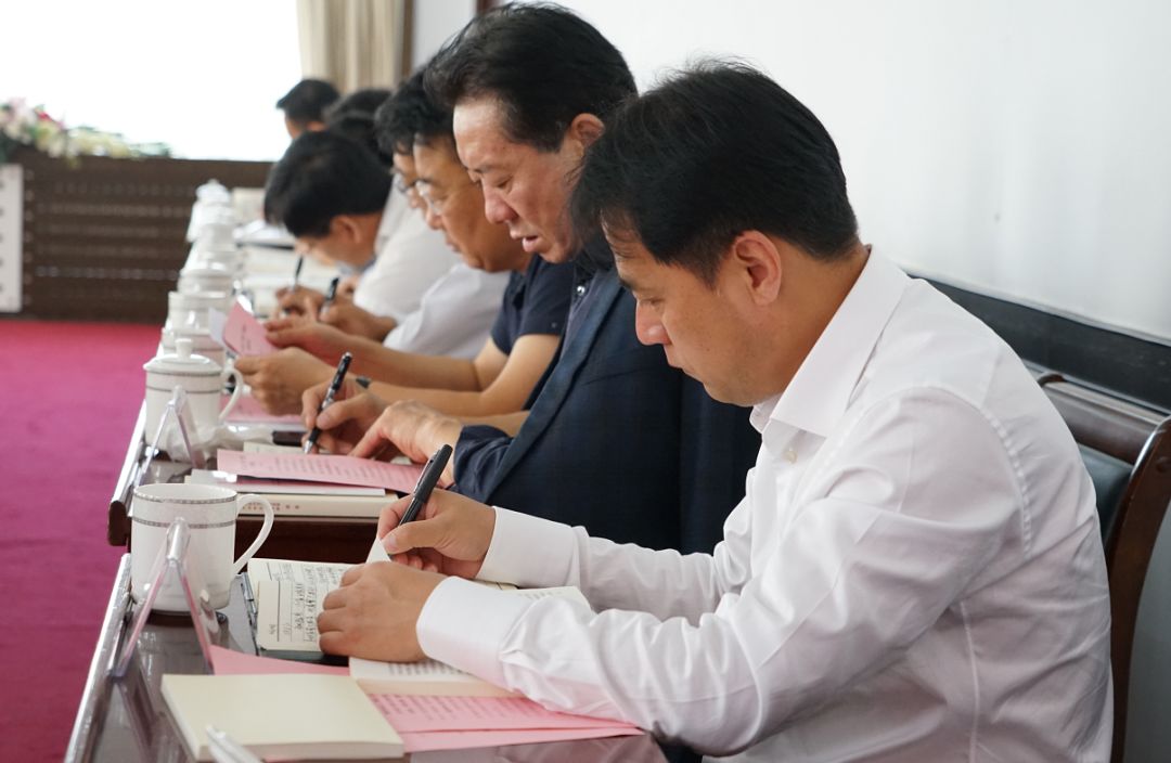 不忘初心牢记使命灯塔市委主题教育读书班举行第三次学习研讨会议