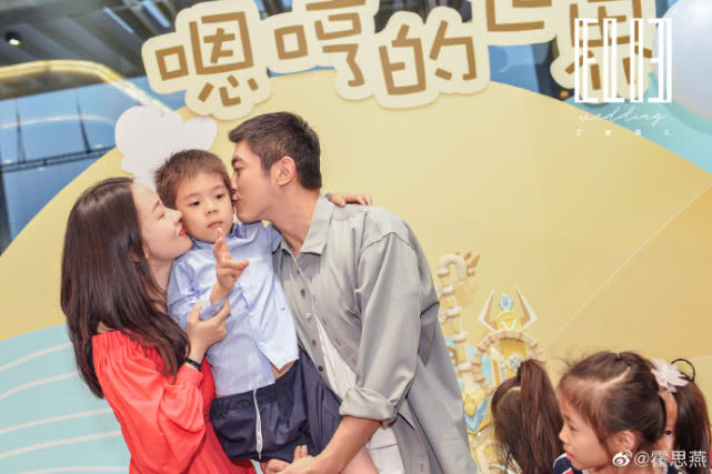 嗯哼迎六歲生日，杜江霍思燕左右親吻，一家三口同框超溫馨！ 娛樂 第3張
