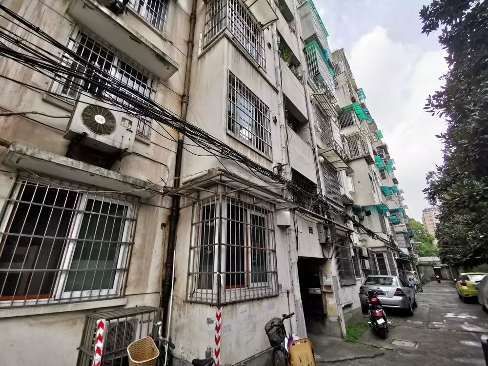 怎么卖房子价格更高 047bbda3ec4e4dad940eff59b75b8a0a.jpeg