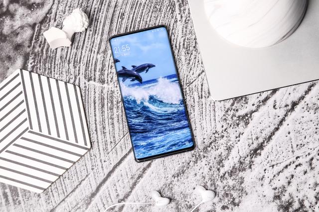 NEX 3 5G招“黑”体质实锤，有着抓人眼球的话题度