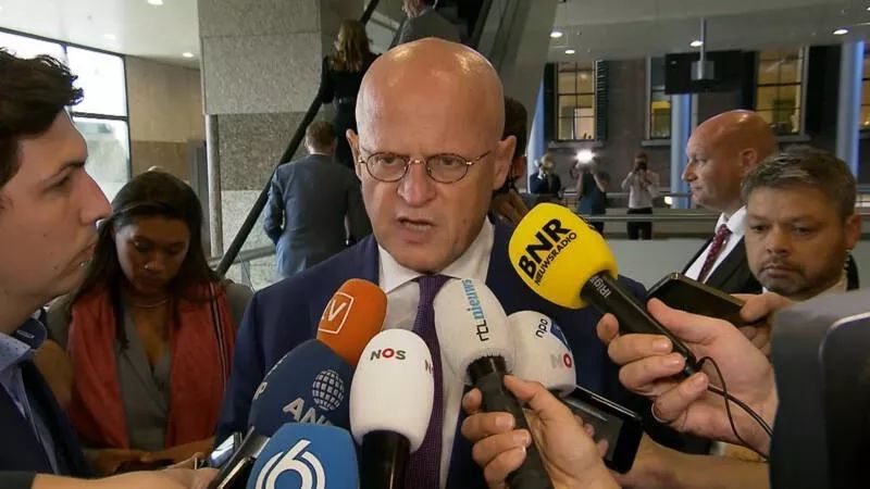 律师也被杀,荷兰司法制度怎么啦?司法部长和首