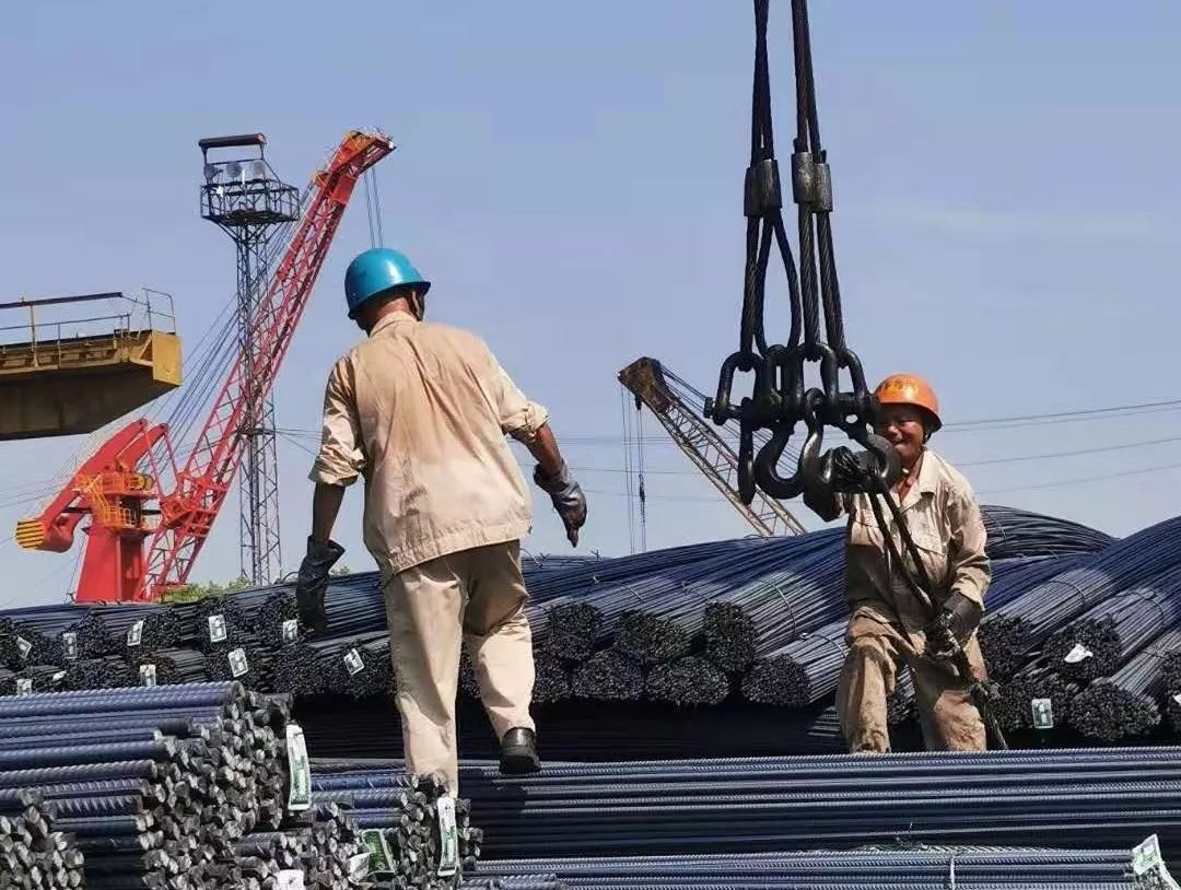 武钢外贸码头建材业务吞吐量提前近4个月突破100万吨