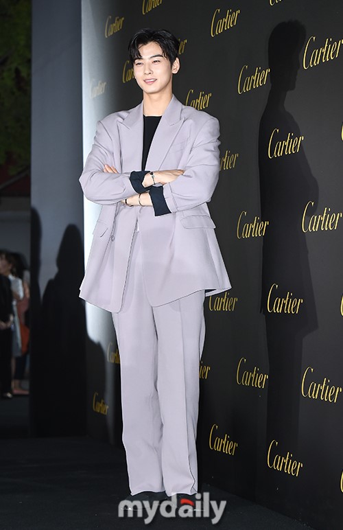 颜值妖精车银优申敏儿等艺人出席珠宝品牌宣传活动
