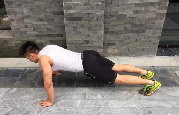 男人为什么喜欢做俯卧撑
