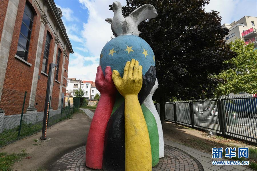 世界和平日系列——比利时布鲁塞尔的“团结·和平”雕塑</title><metahttp-equiv="Cache-Control"content="no