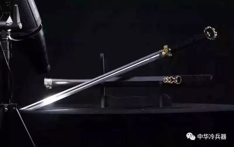汗血環頭刀 超軽量 古兵器 武具 冷兵器 刀装具 手鍛造打 鋼刀 冷兵器 知道这是什么冷兵器吗？#冷兵器#龙泉剑#汉剑#唐刀#武士刀#试斩