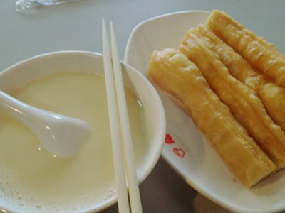 蓝象宝贝育儿@饭桌上的3种早餐，正在拖垮孩子的脾胃，尤其第1种，别再坑娃了