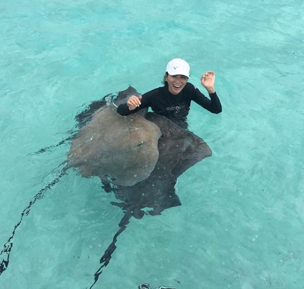 最会撩汉的邓文迪也分了!没人关心她的下一任