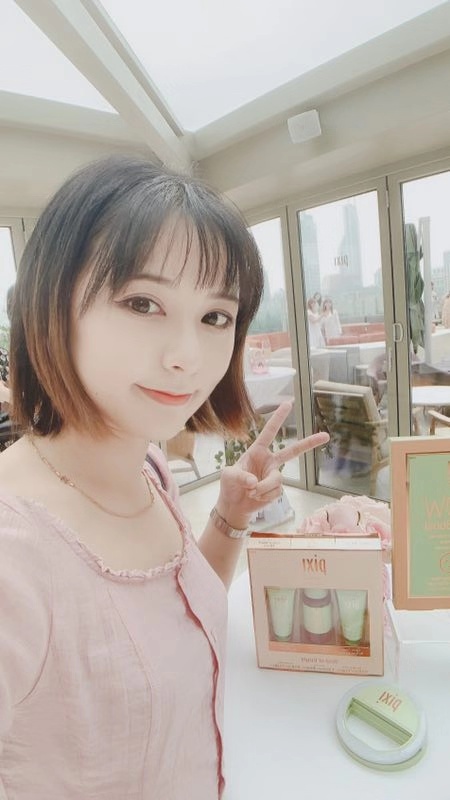 【校花日志】2019狐友校花欧欧五官精致神似