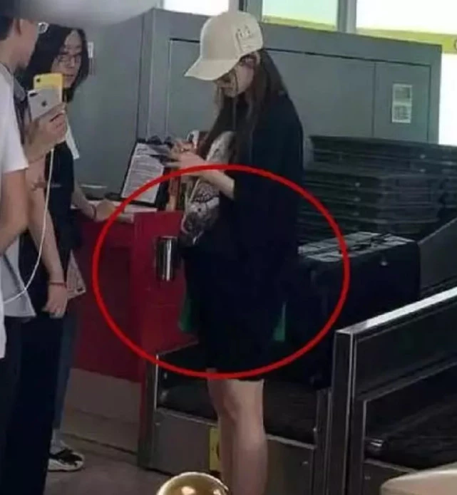 35岁唐嫣宣布怀孕喜讯,预产期在12月,当年的夏