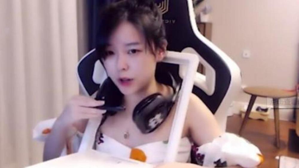 怎么当主播不露脸 4f4412f1902a4535ba94c308e51bb01e.jpeg