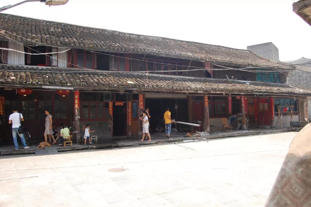 地址: 乐清市芙蓉镇筋竹村 年代: 清 面积: 912㎡ 蒋叔南故居位于