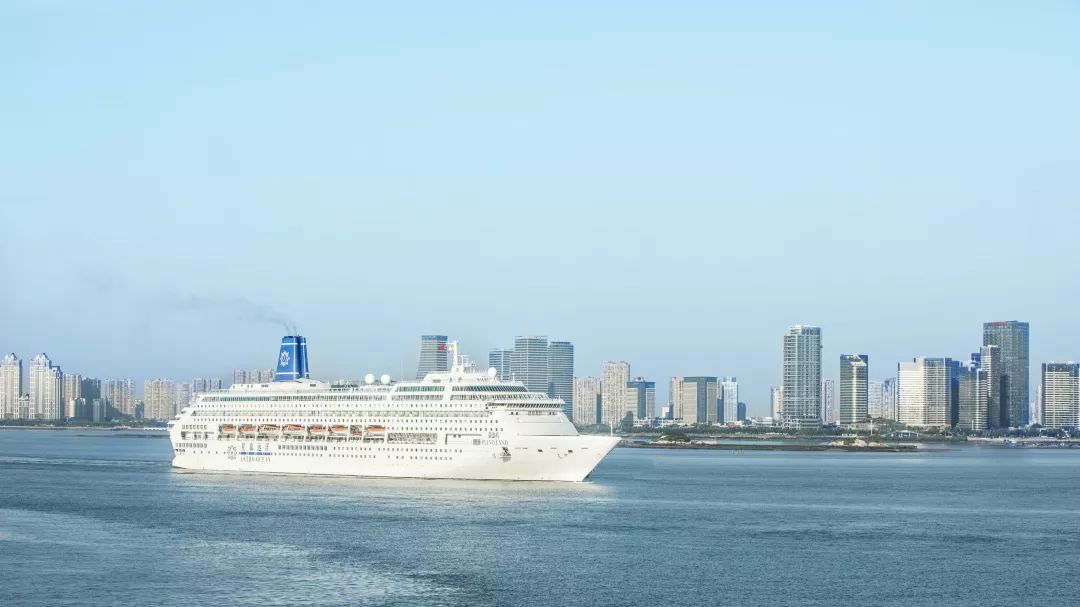央企首艘本土邮轮品牌"鼓浪屿号"即将开启中国首航