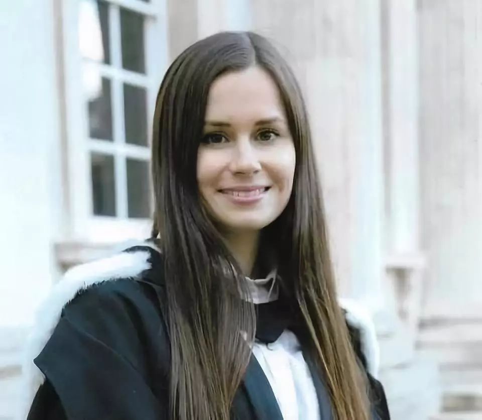 【可怕】墨尔本大学美女讲师被捕入狱!