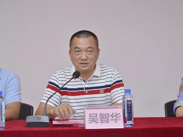 长洲区工商联主席吴智华作讲话区委常委,统战部部长蒙达秀指出,教育是