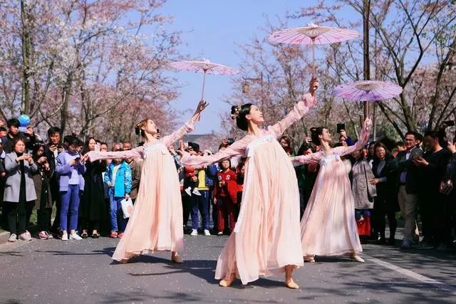 汉服快闪!国庆邀您免费玩星河水上乐园!抢星河湾汤泉免费体验资格!