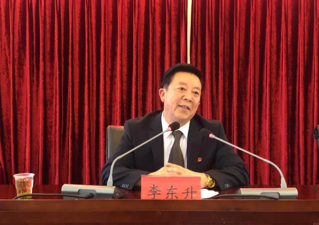 讲座由市委副秘书长张青杰主持,邀请中国党史学会会员