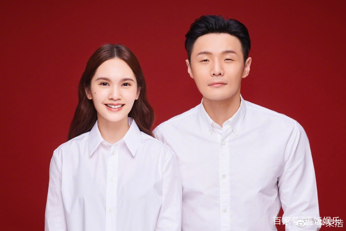 李荣浩晒结婚登记照被调侃?评论引爆笑,正经晒