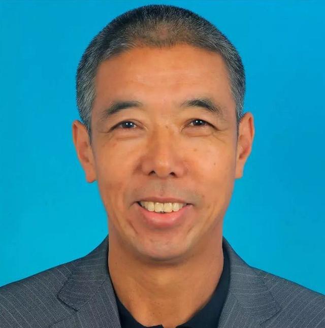 别人都在忙着挣钱,张金昌却忙着"送钱.