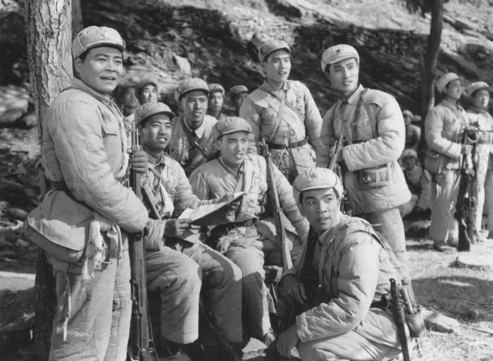 新中国成立后拍摄的第一部军事片,真实再现了解放战争