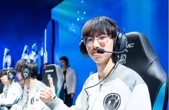 什么是电竞选手的遗憾 081bb081b8b94ceb9b1a12eaabddf7b1.jpeg