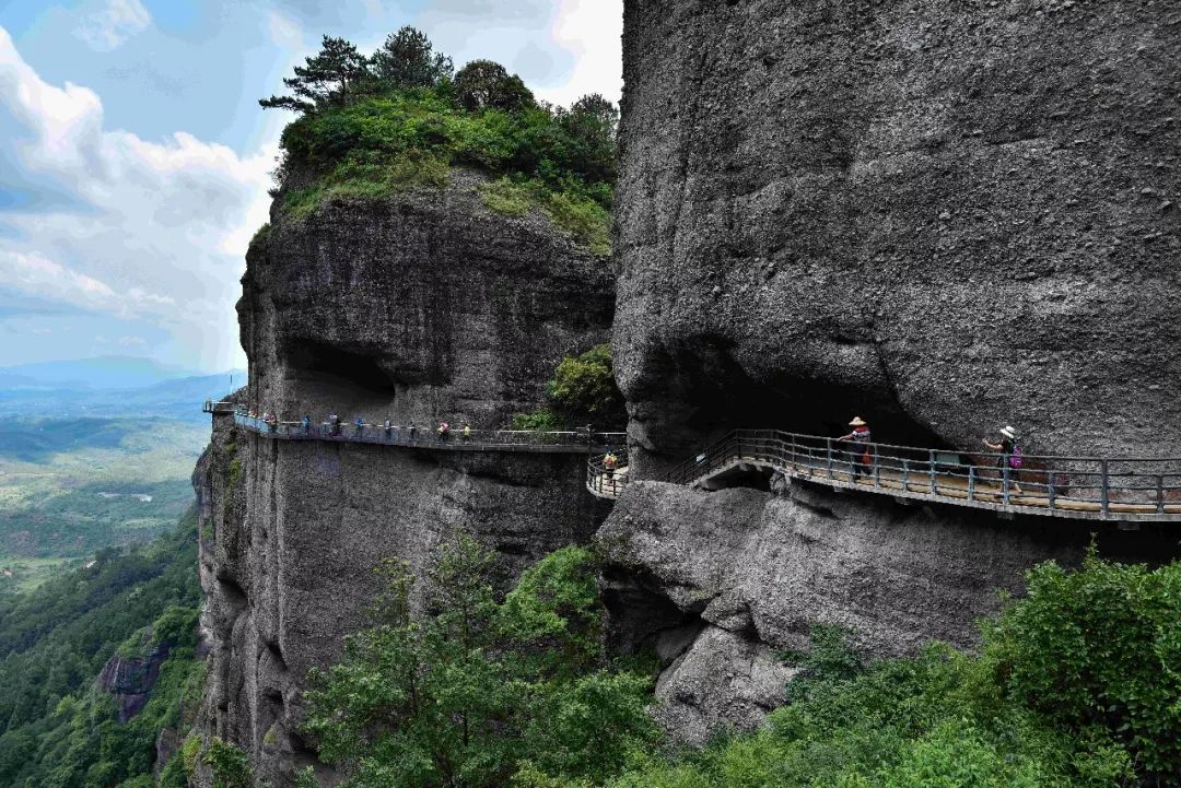 我为祖国点赞,普天同庆,畅游广东龙川霍山