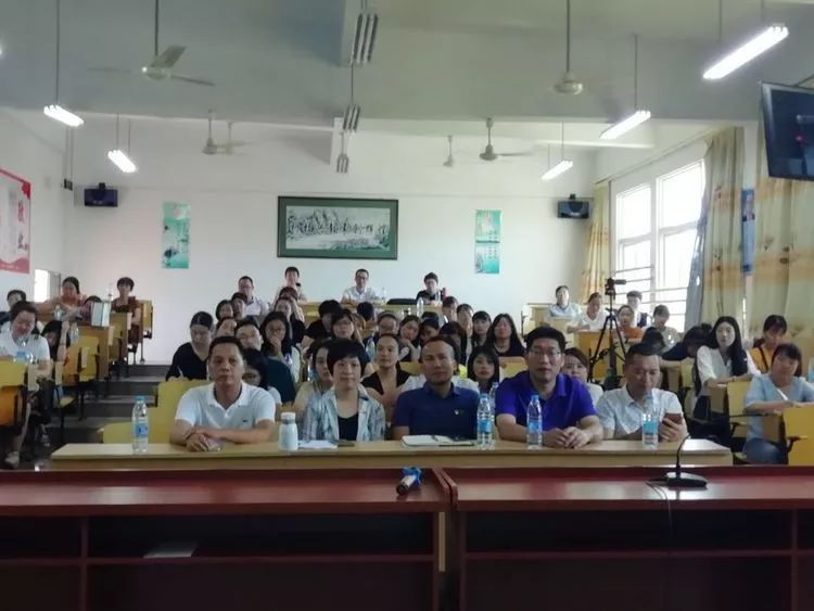 主题1:古田县区域落地式家庭教育工程全面解读主讲:江容老师(古田县