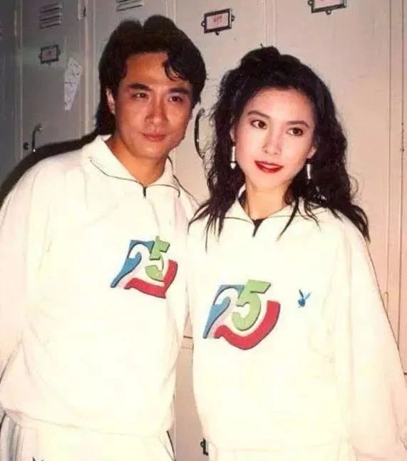51岁李婉华感情坎坷35岁嫁给圈外人连生3胎如今一家很幸福