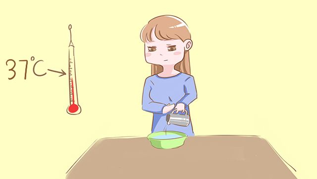 「蘑菇老师」原创为何多数宝宝洗澡总哭闹？家长这些错误不改正，难怪娃洗澡不配合