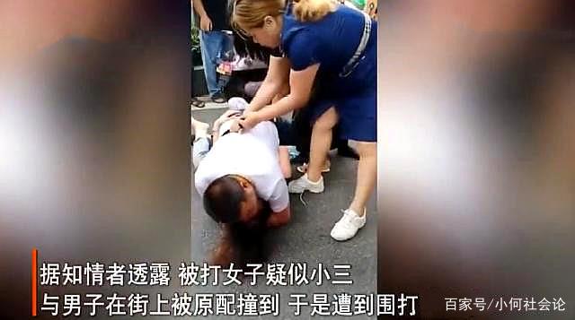 男流氓扒女生内衣图片_女生内衣(3)