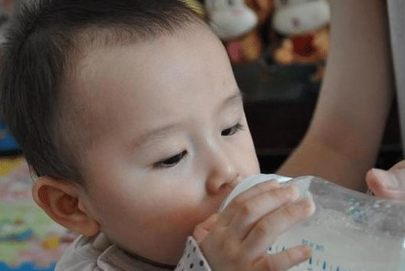 #樱桃育儿经#秋分过后，做好“2暖”，常喝“2物”，妈妈早知道，孩子少生病