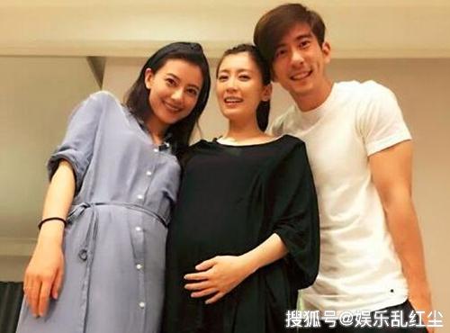 原创周杰伦遇摊贩放自己新歌高兴，这首反差大，这几对年龄差大恩爱！