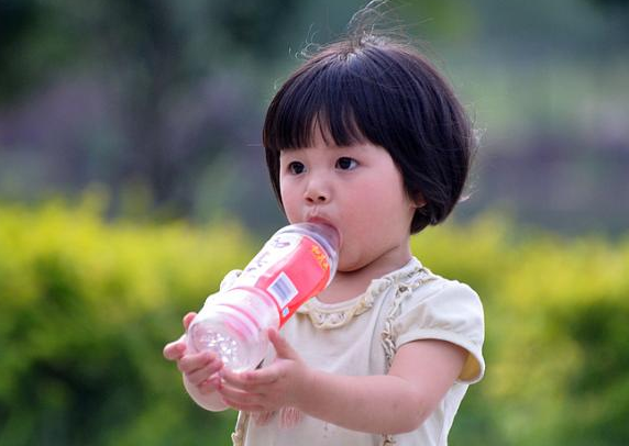 #樱桃育儿经#秋分过后，做好“2暖”，常喝“2物”，妈妈早知道，孩子少生病