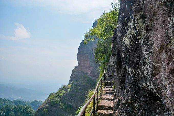 浙江的山属于什么地貌 780c6a64979b4666ab2bdda79e1916fd.jpeg