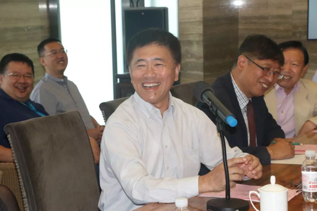 修刚时卫国林少华与会专家围绕"文化交流""文学翻译""图书出版"等议题