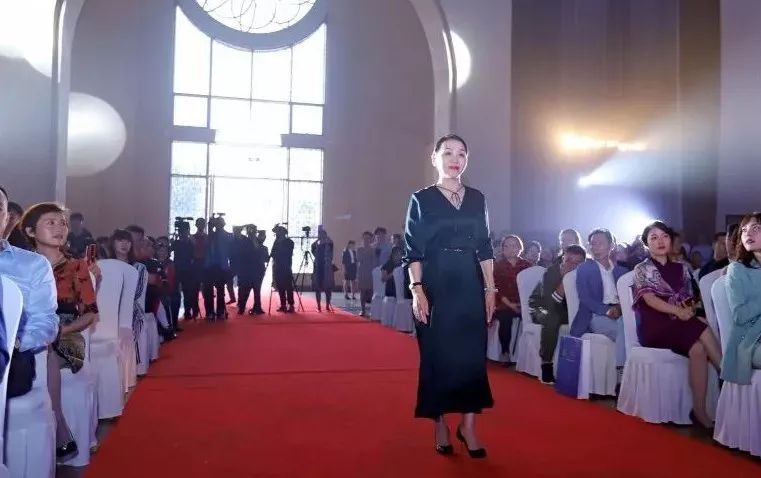 三十年初心不改今朝魅力川商吴俊燃女士荣膺2019女川商年度人物