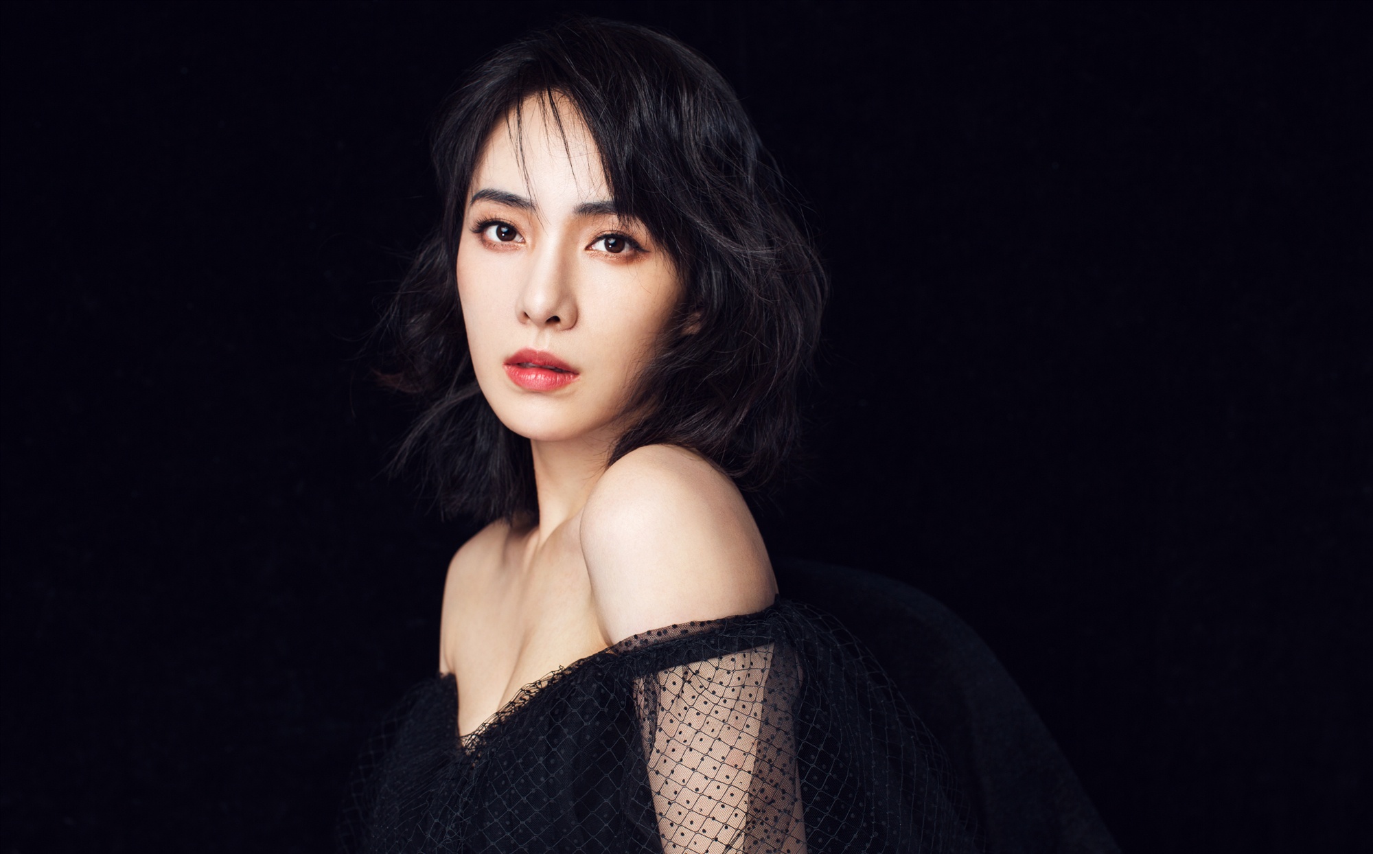 1/ 10 阳蕾出生于桂林,她毕业于张艺谋艺术学校,是内地女演员.