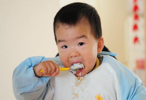 #樱桃育儿经#秋分过后，做好“2暖”，常喝“2物”，妈妈早知道，孩子少生病