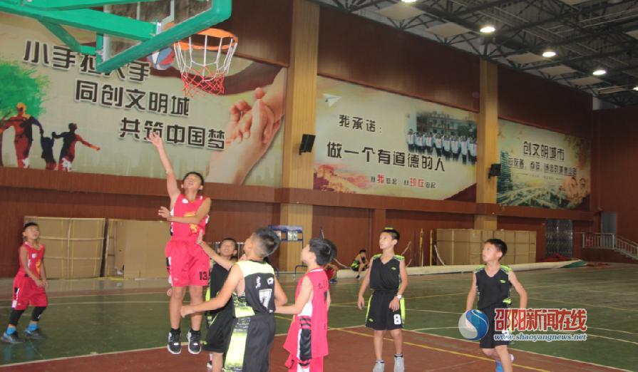 隆回县九龙学校在县小学生篮球赛中勇夺冠亚军