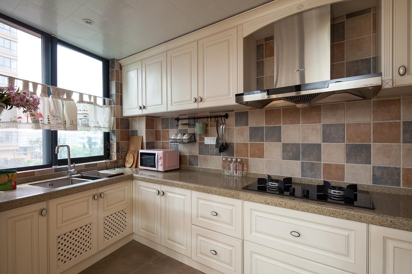 干净整洁的厨房 ef4650c9831f47a299ba35f21ba0bc83.jpeg