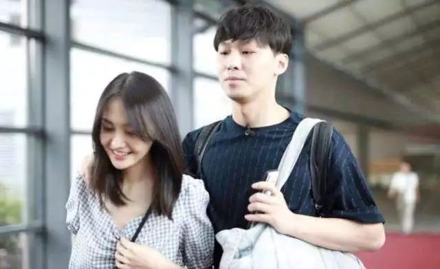 她一家人都是戏精吧?