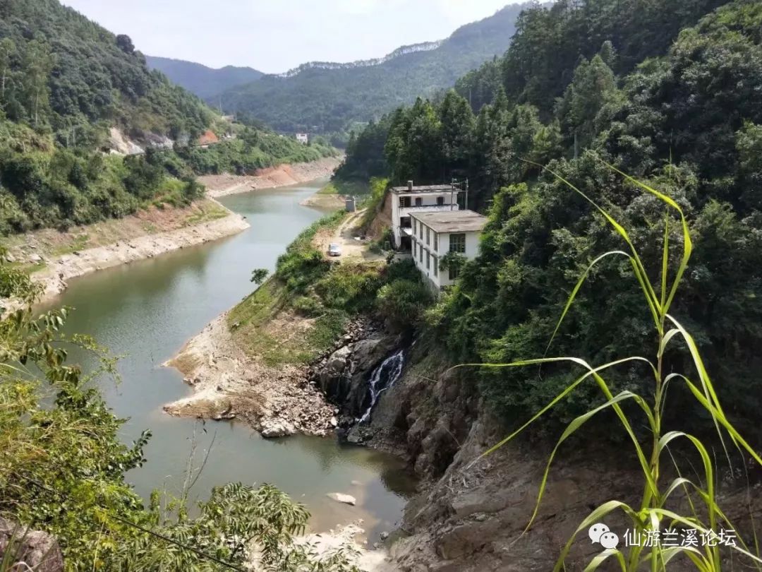 这次钟山之游沿双溪口水库边路途经东湖,汾山,南湖,西林,钟山然后从何