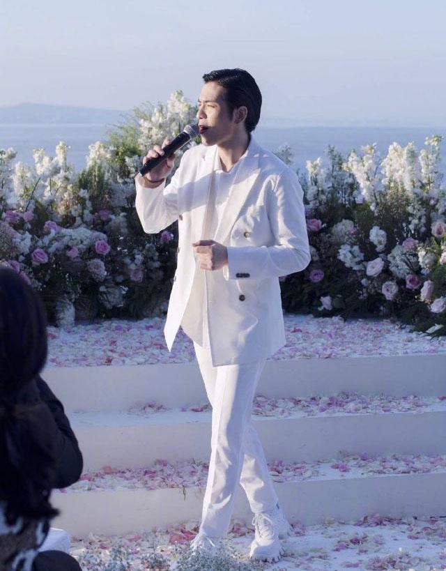 同款拍照礼服 1f18c43bbf5d4ae7aeae098fc76d4476.jpeg