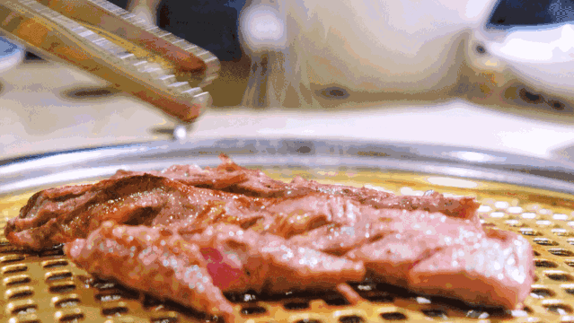 4ef08825548040d5b0b9002a041188df.gif