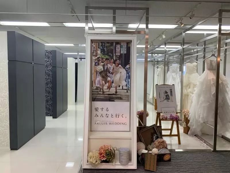 婚纱门店销售_婚纱门店图片(2)